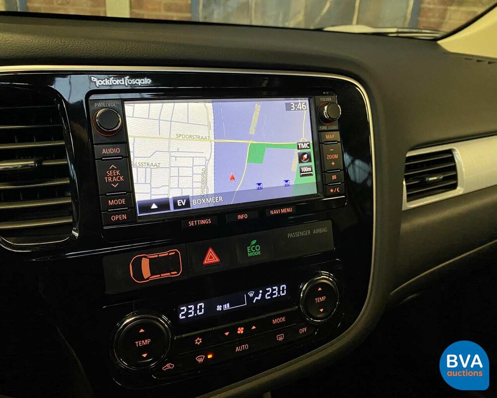 Mitsubishi Outlander PHEV Instyle 2014, 1-XVN-61.