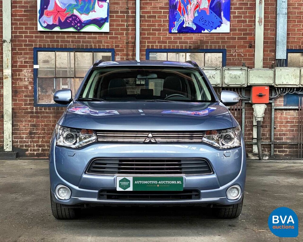 Mitsubishi Outlander PHEV Instyle 2014, 1-XVN-61.
