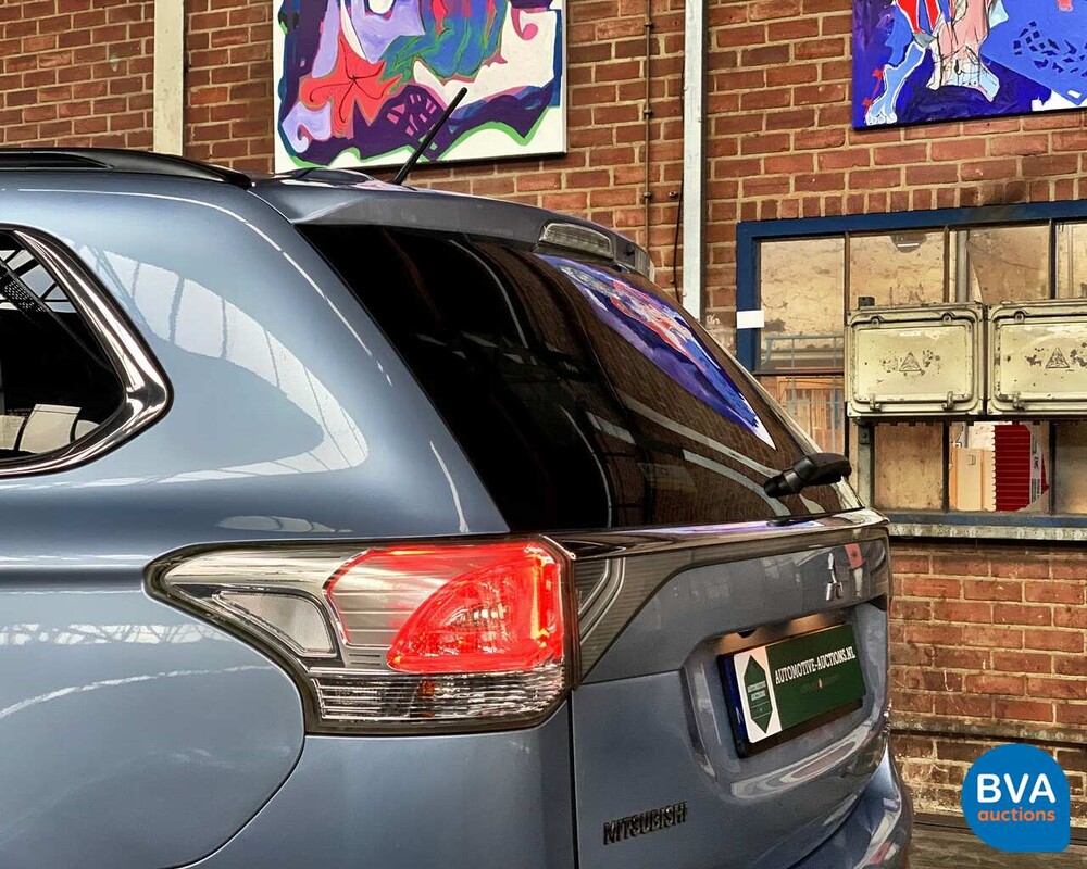 Mitsubishi Outlander PHEV Instyle 2014, 1-XVN-61.