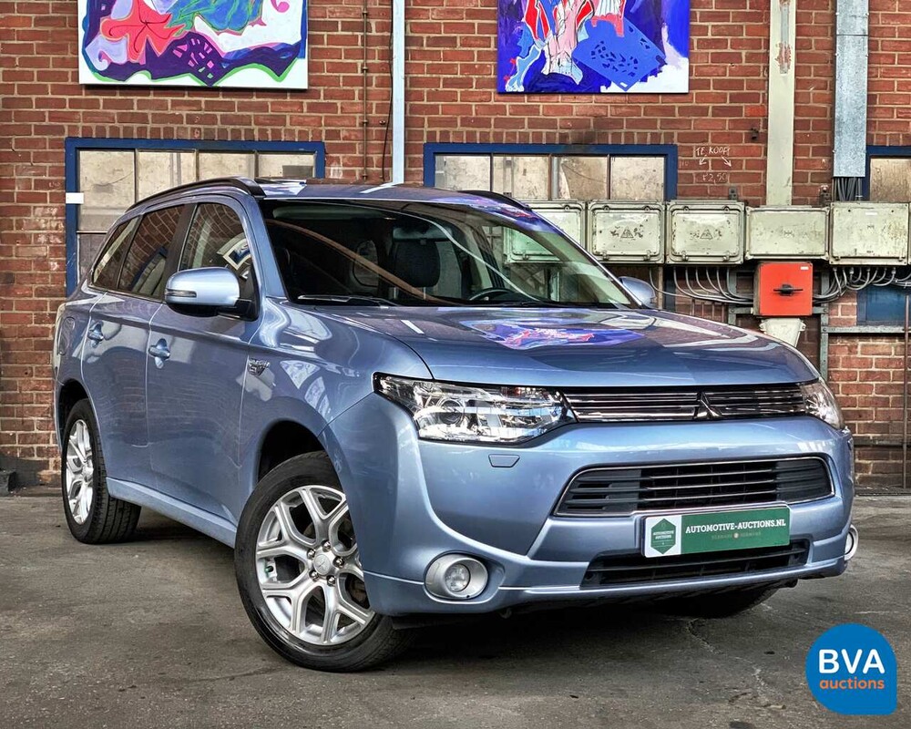 Mitsubishi Outlander PHEV Instyle 2014, 1-XVN-61.