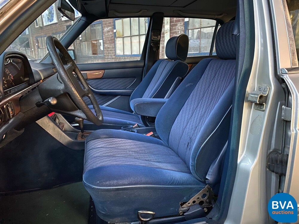 Mercedes-Benz 300SE S-Klasse W126 1986, 38-LVS-1.