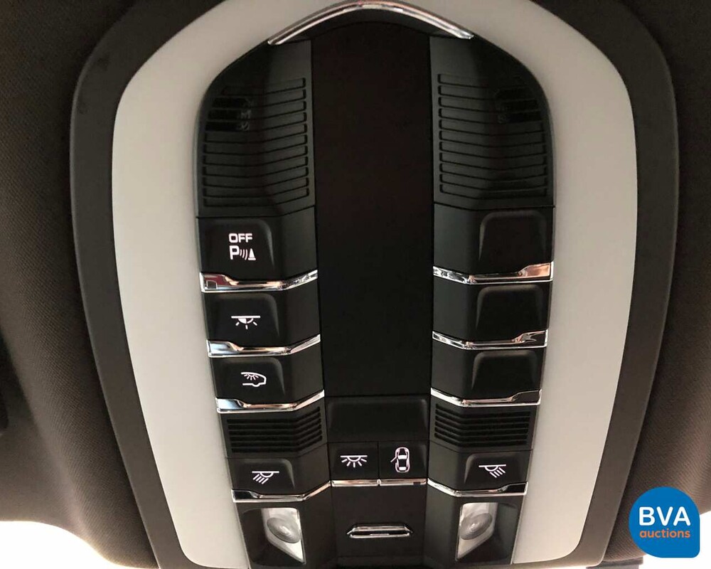 Porsche Macan S SportChrono 258 PS 2015 EURO6 ORG-NL, 8-ZSG-04.