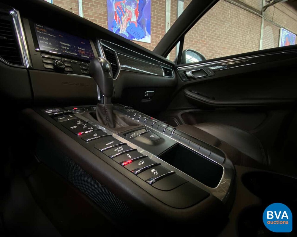 Porsche Macan S SportChrono 258 PS 2015 EURO6 ORG-NL, 8-ZSG-04.