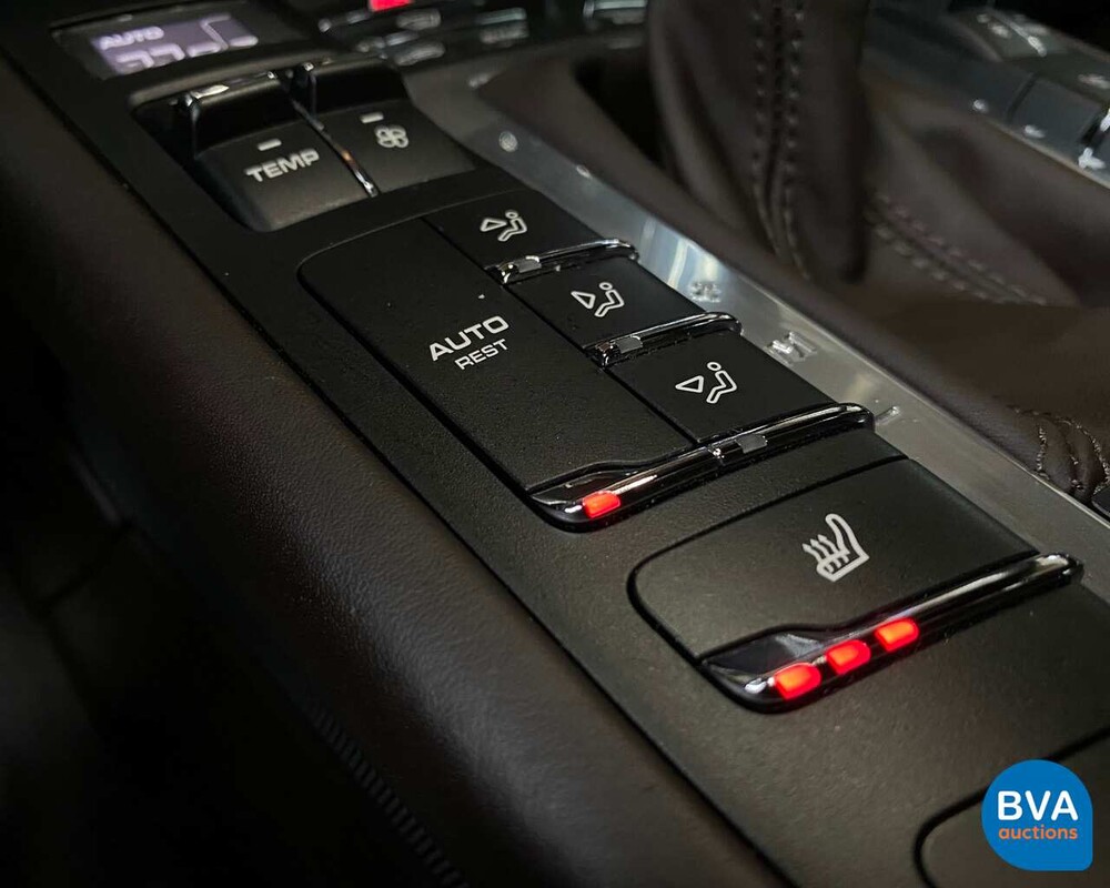 Porsche Macan S SportChrono 258 PS 2015 EURO6 ORG-NL, 8-ZSG-04.