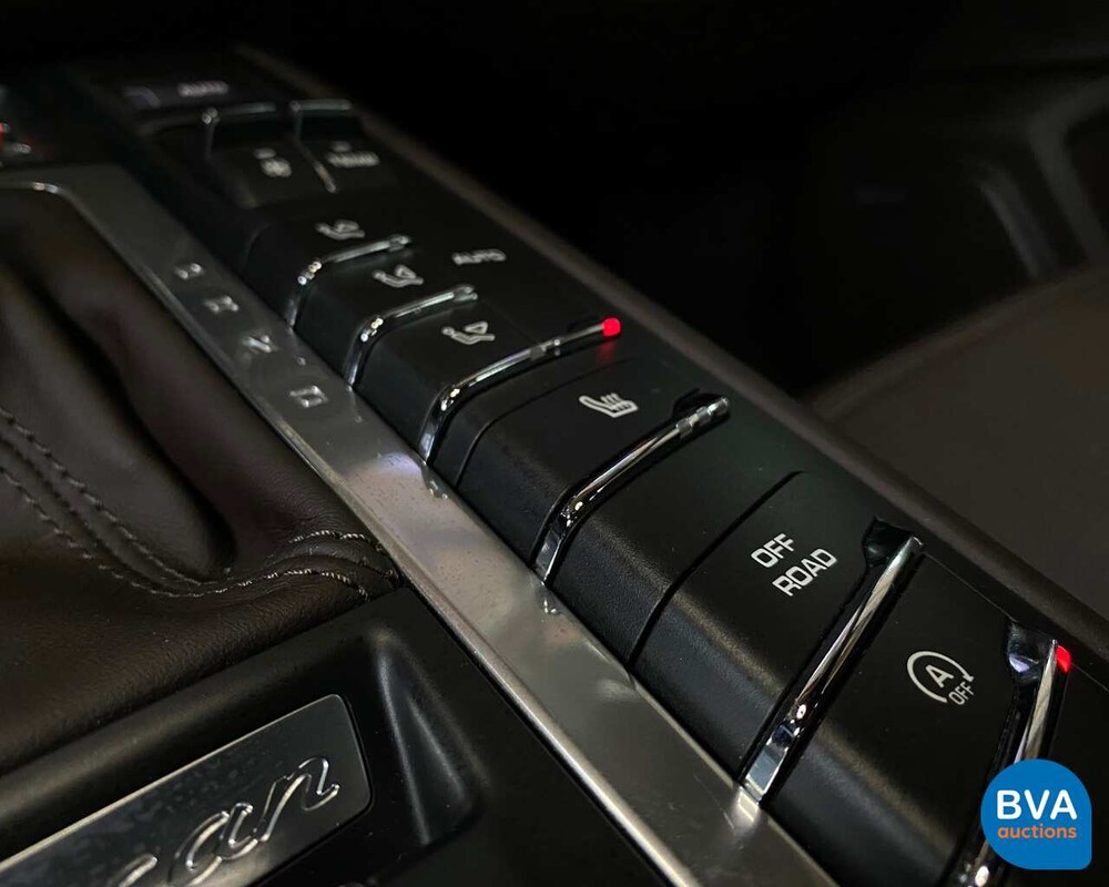 Porsche Macan S SportChrono 258 PS 2015 EURO6 ORG-NL, 8-ZSG-04.