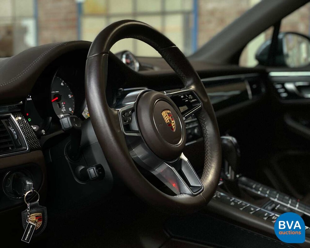 Porsche Macan S SportChrono 258 PS 2015 EURO6 ORG-NL, 8-ZSG-04.