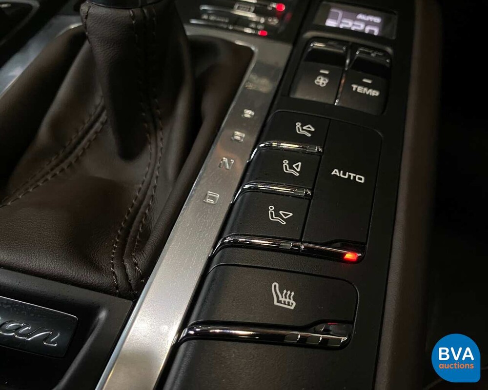 Porsche Macan S SportChrono 258 PS 2015 EURO6 ORG-NL, 8-ZSG-04.