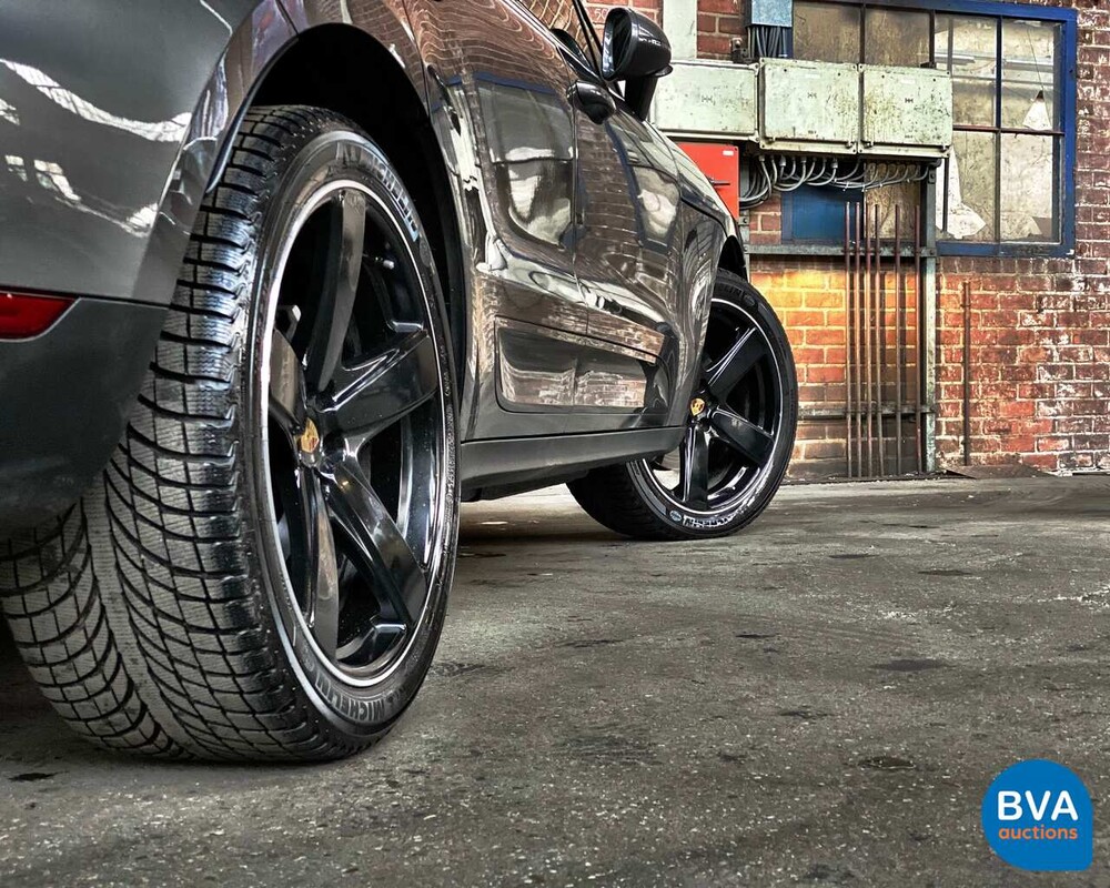 Porsche Macan S SportChrono 258 PS 2015 EURO6 ORG-NL, 8-ZSG-04.