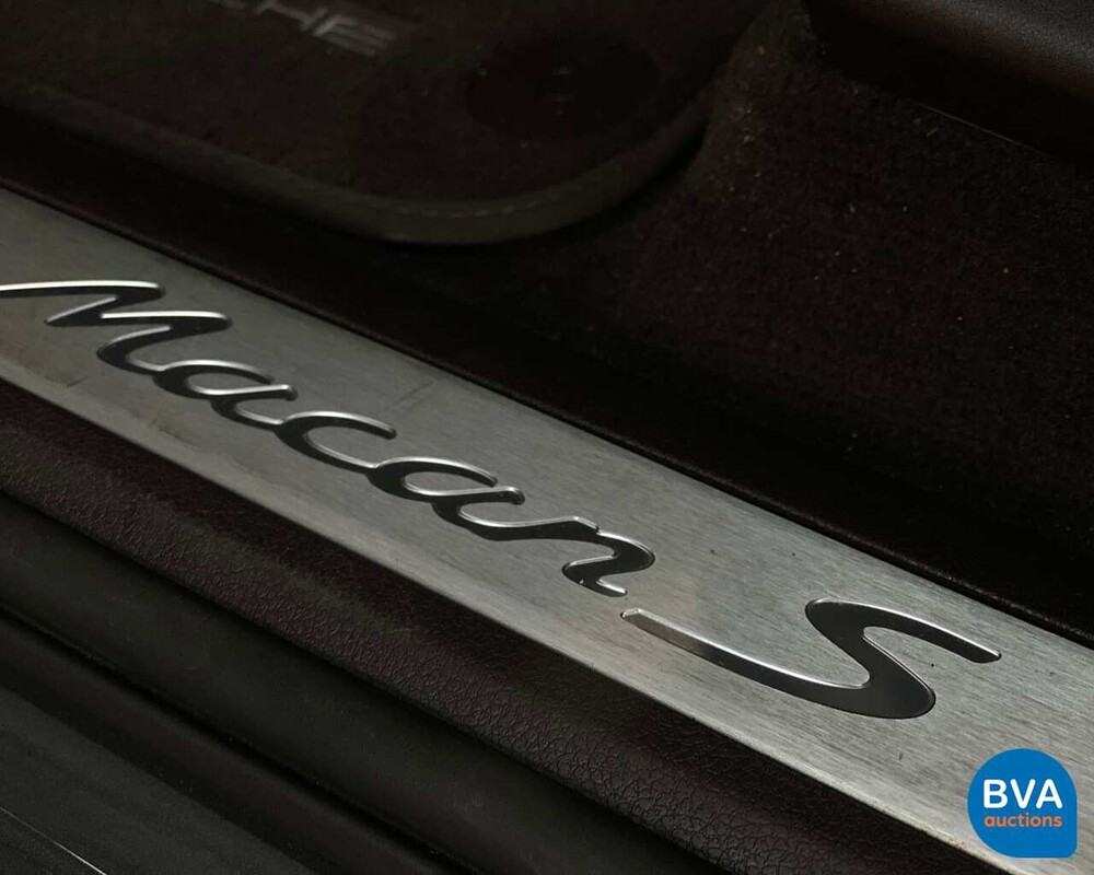 Porsche Macan S SportChrono 258 PS 2015 EURO6 ORG-NL, 8-ZSG-04.