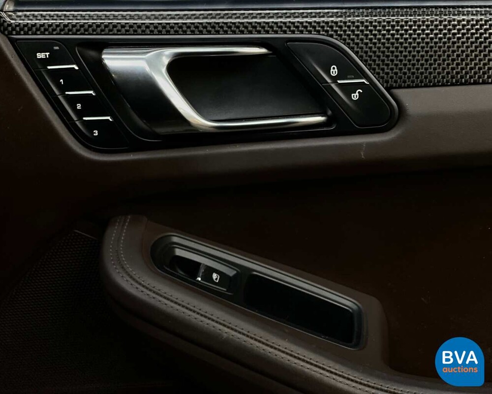 Porsche Macan S SportChrono 258 PS 2015 EURO6 ORG-NL, 8-ZSG-04.