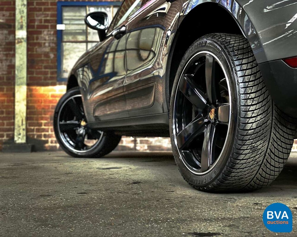 Porsche Macan S SportChrono 258 PS 2015 EURO6 ORG-NL, 8-ZSG-04.