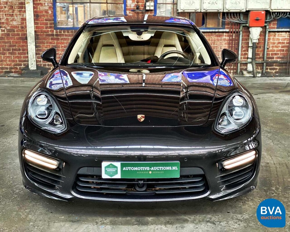 Porsche Panamera Turbo Executive 520 PS - Garantie - 2013, HB-384-K.