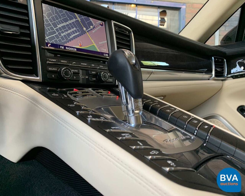 Porsche Panamera Turbo Executive 520 PS - Garantie - 2013, HB-384-K.