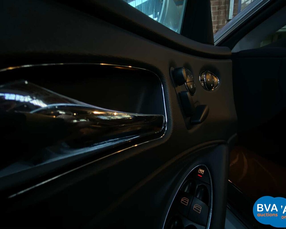 Mercedes-Benz CLS500 V8 306PS 2005.