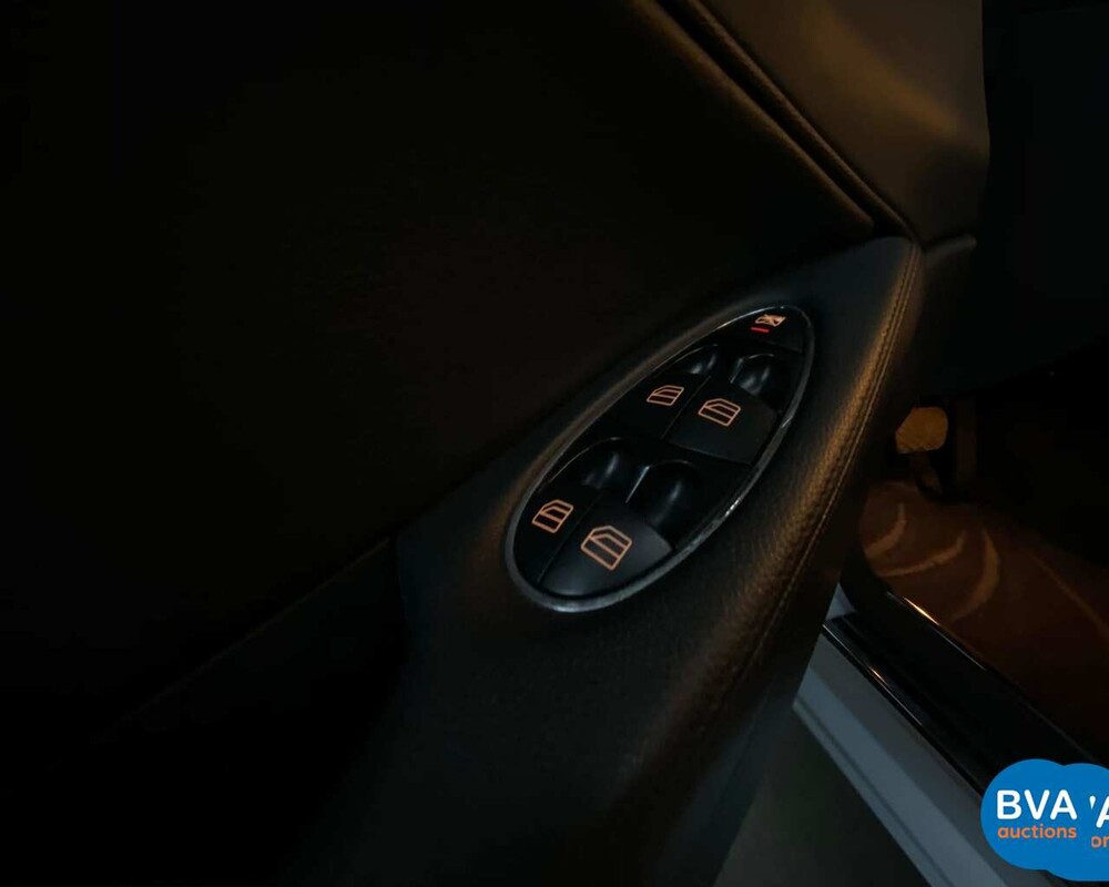 Mercedes-Benz CLS500 V8 306PS 2005.