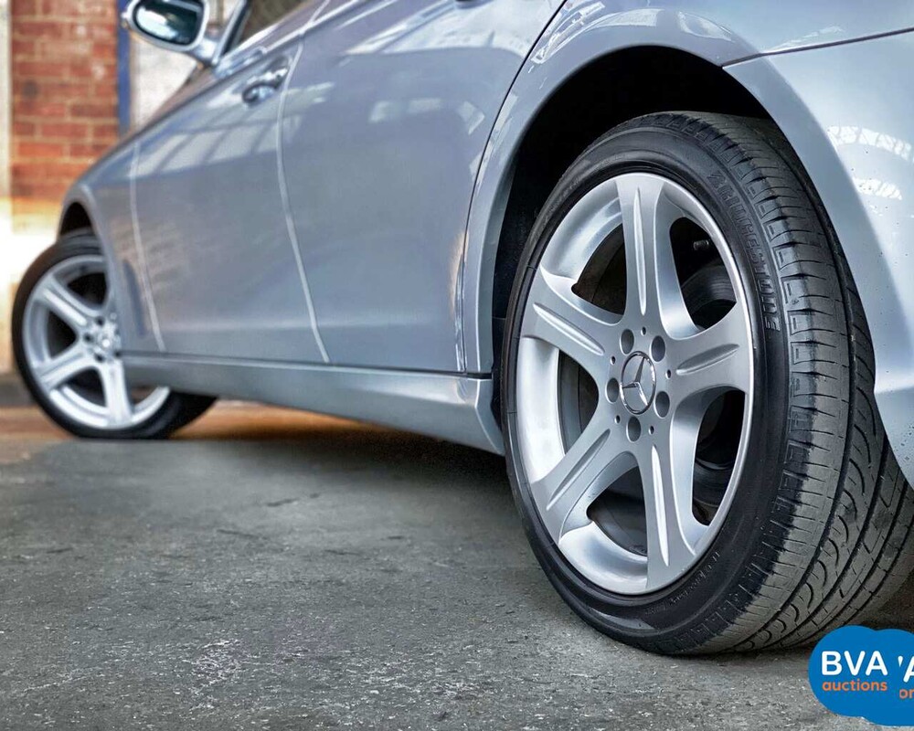 Mercedes-Benz CLS500 V8 306PS 2005.