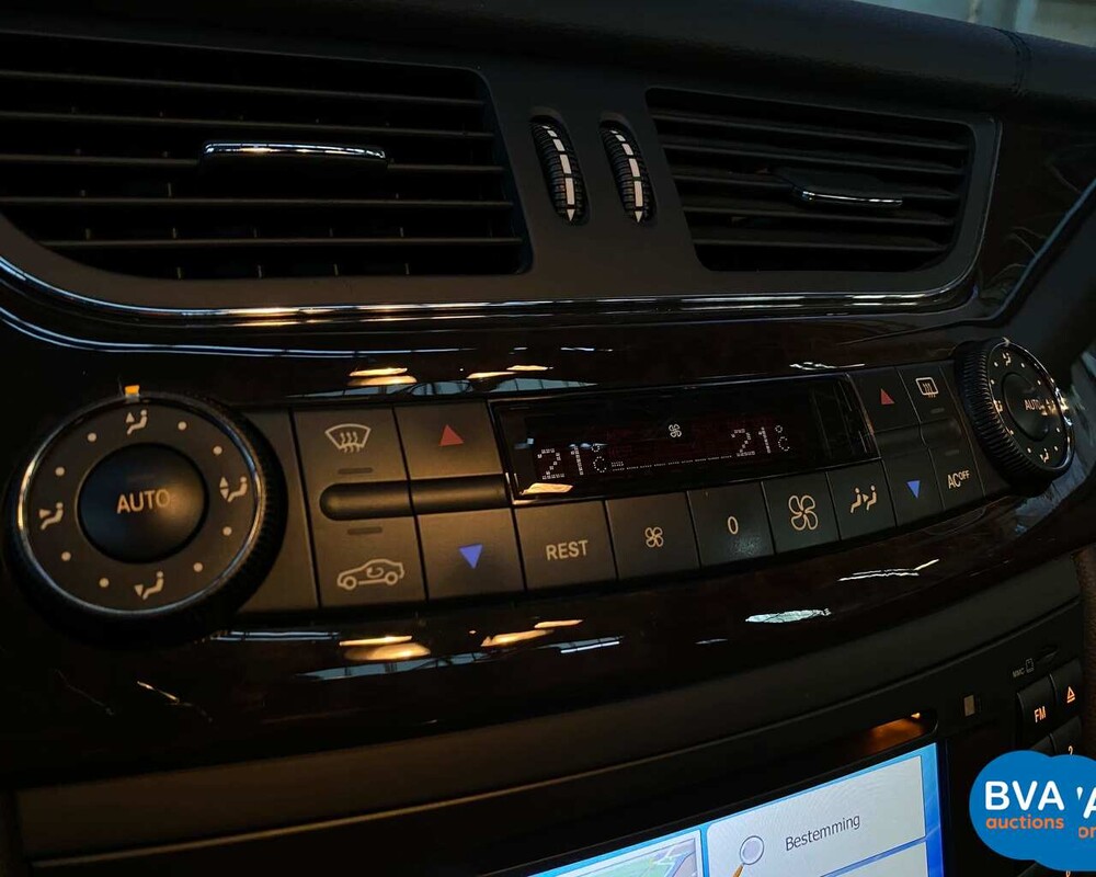 Mercedes-Benz CLS500 V8 306PS 2005.