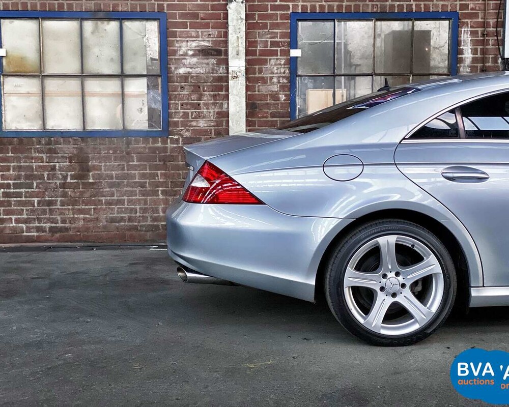 Mercedes-Benz CLS500 V8 306PS 2005.