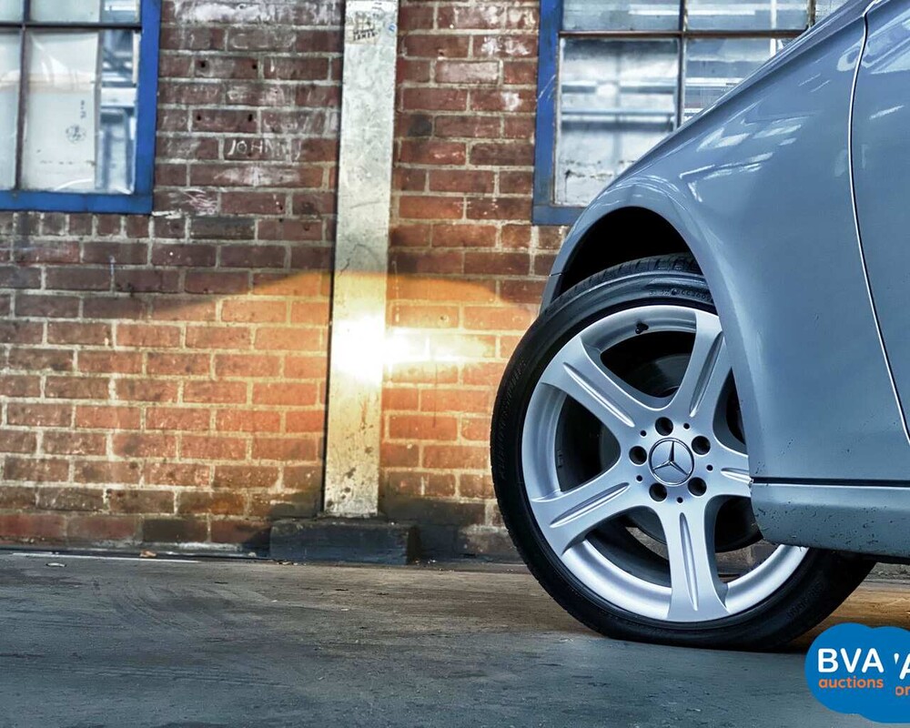 Mercedes-Benz CLS500 V8 306PS 2005.