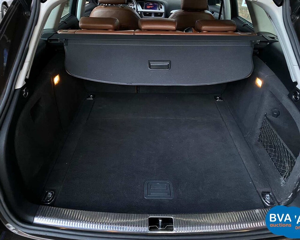 Audi A4 Allroad 2.0 TDI Quattro Pro-Line Business 163 PS 2010, RJ-017-B.