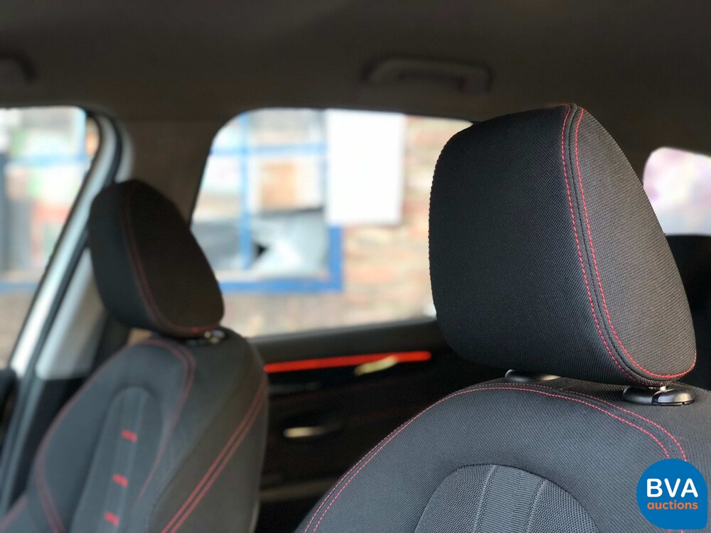 BMW 218i Gran Tourer 7er Sport-Line 2018, NL-Kennzeichen.