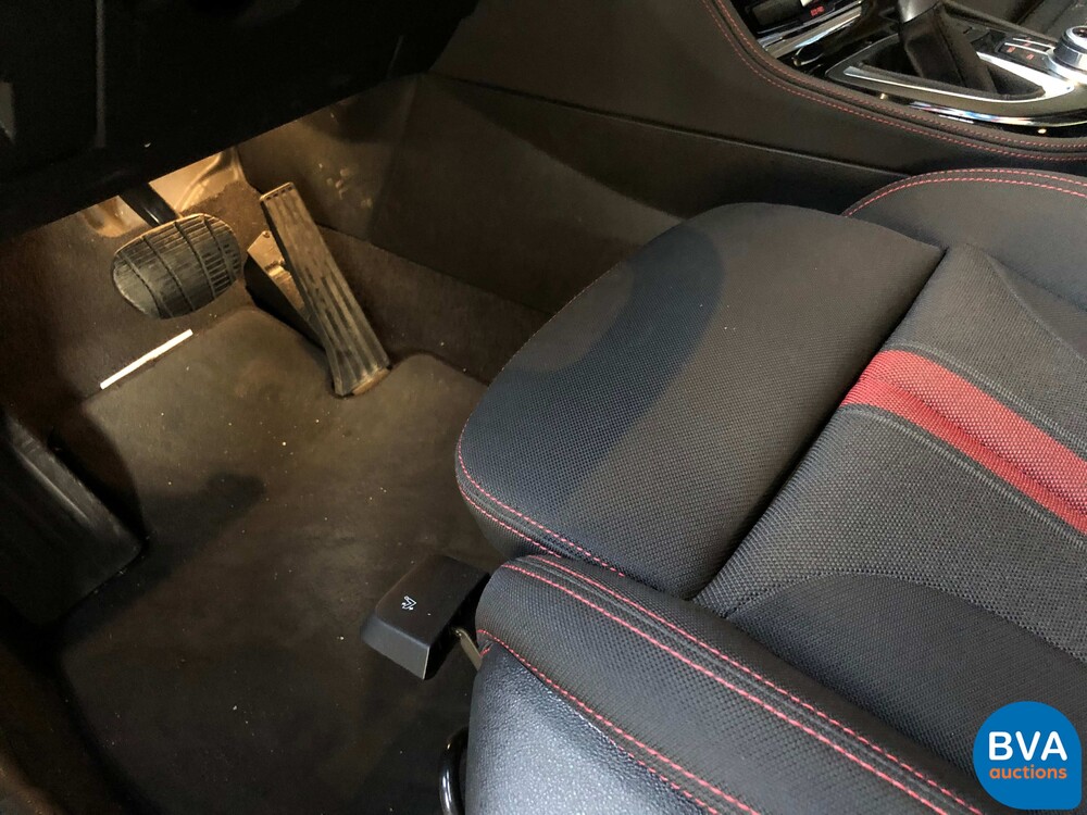 BMW 218i Gran Tourer 7er Sport-Line 2018, NL-Kennzeichen.