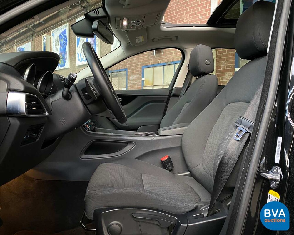 Jaguar F-Pace 20d 180 PS AWD 2018 EURO6.