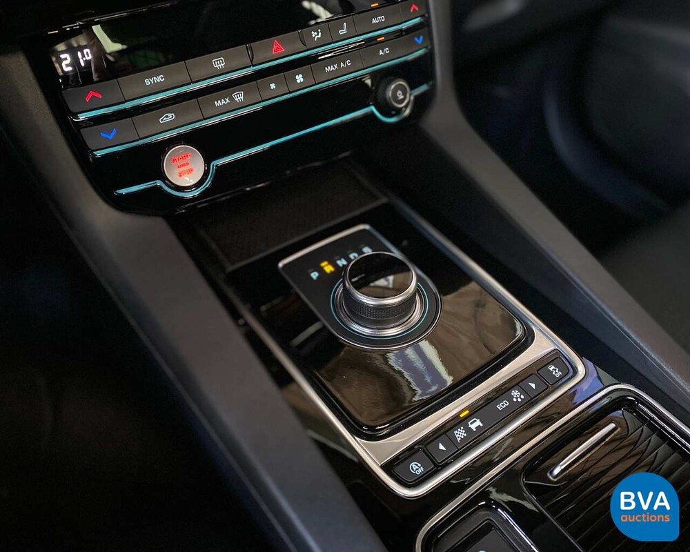 Jaguar F-Pace 20d 180 PS AWD 2018 EURO6.