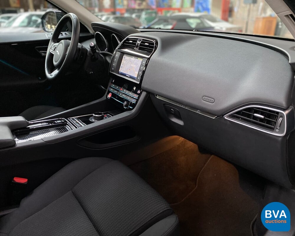 Jaguar F-Pace 20d 180 PS AWD 2018 EURO6.