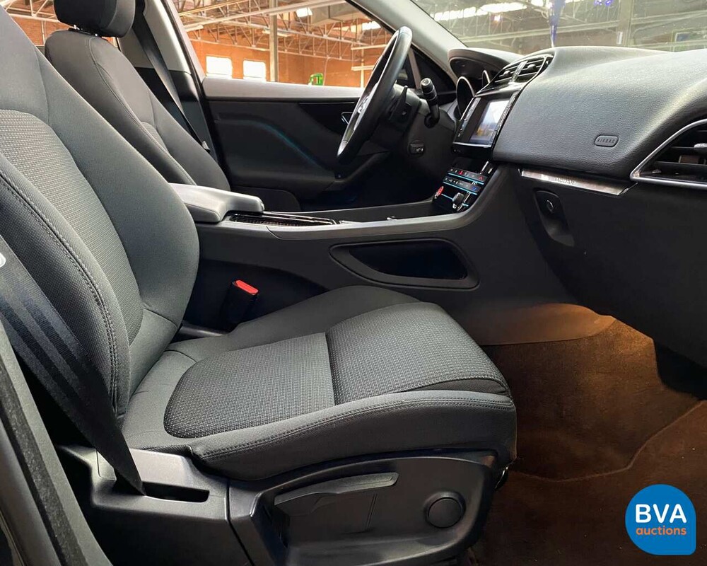 Jaguar F-Pace 20d 180 PS AWD 2018 EURO6.