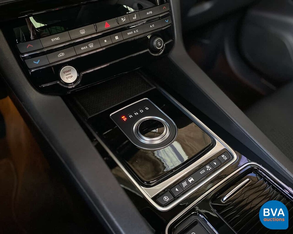 Jaguar F-Pace 20d 180 PS AWD 2018 EURO6.