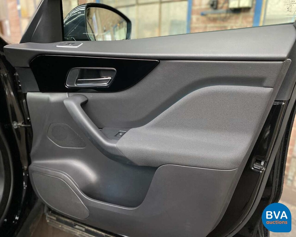 Jaguar F-Pace 20d 180 PS AWD 2018 EURO6.