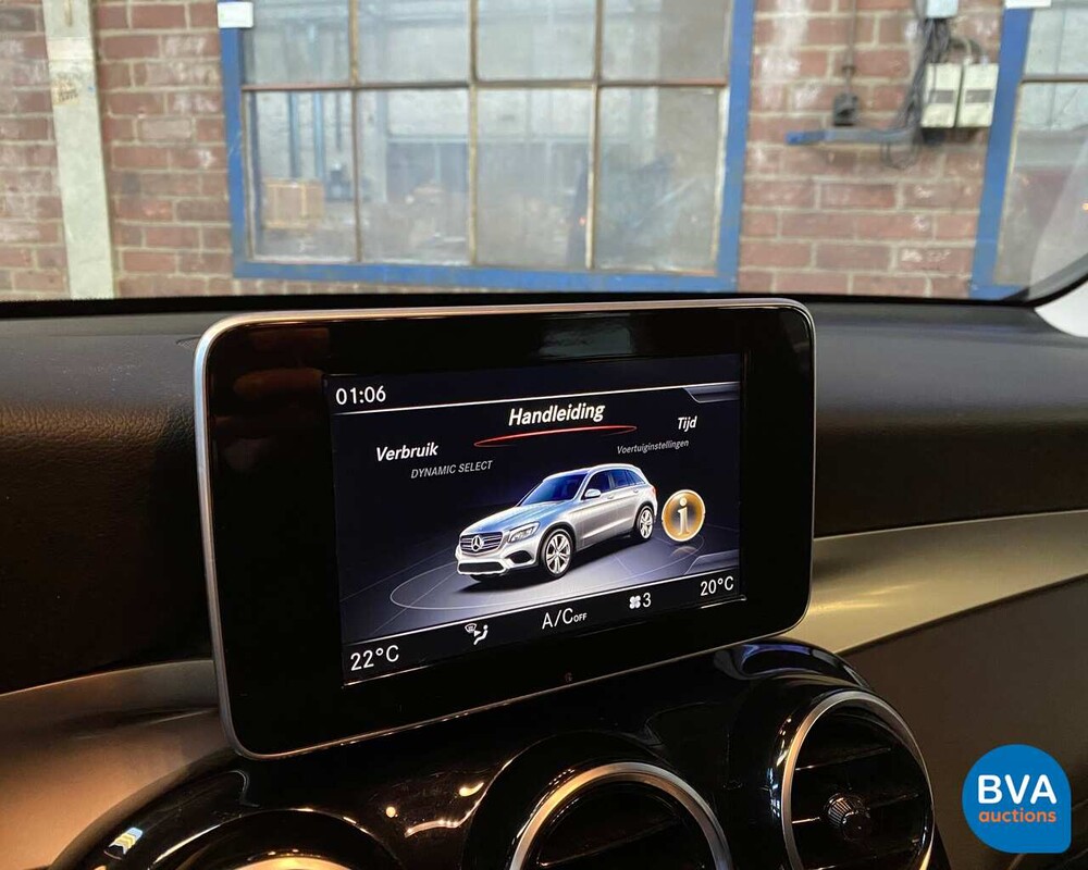 Mercedes-Benz GLC300 AMG GLC Klasse 2018 4Matic Garantie.