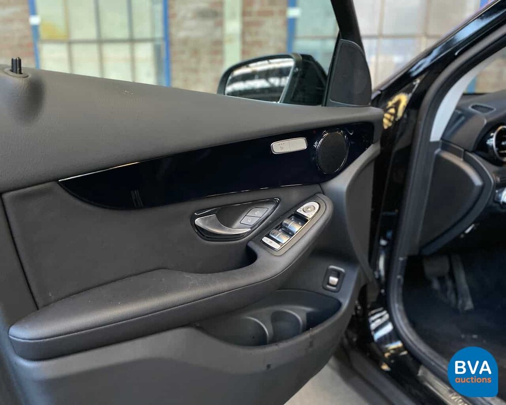 Mercedes-Benz GLC300 AMG GLC Klasse 2018 4Matic Garantie.