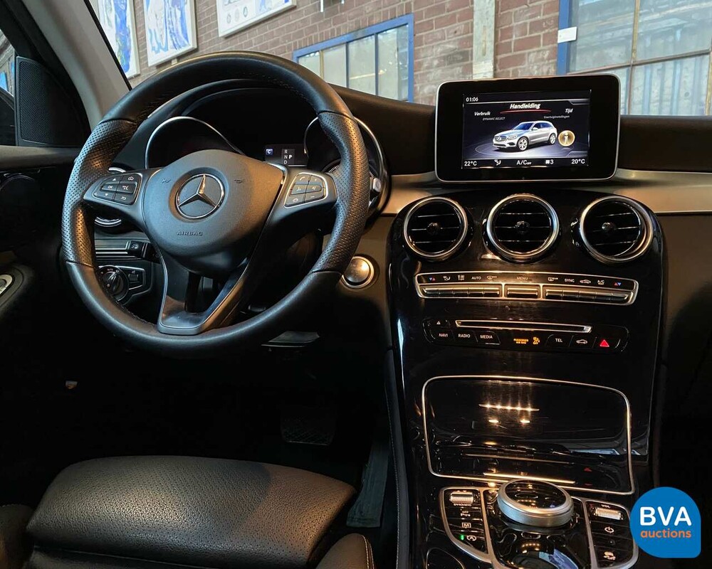Mercedes-Benz GLC300 AMG GLC Klasse 2018 4Matic Garantie.