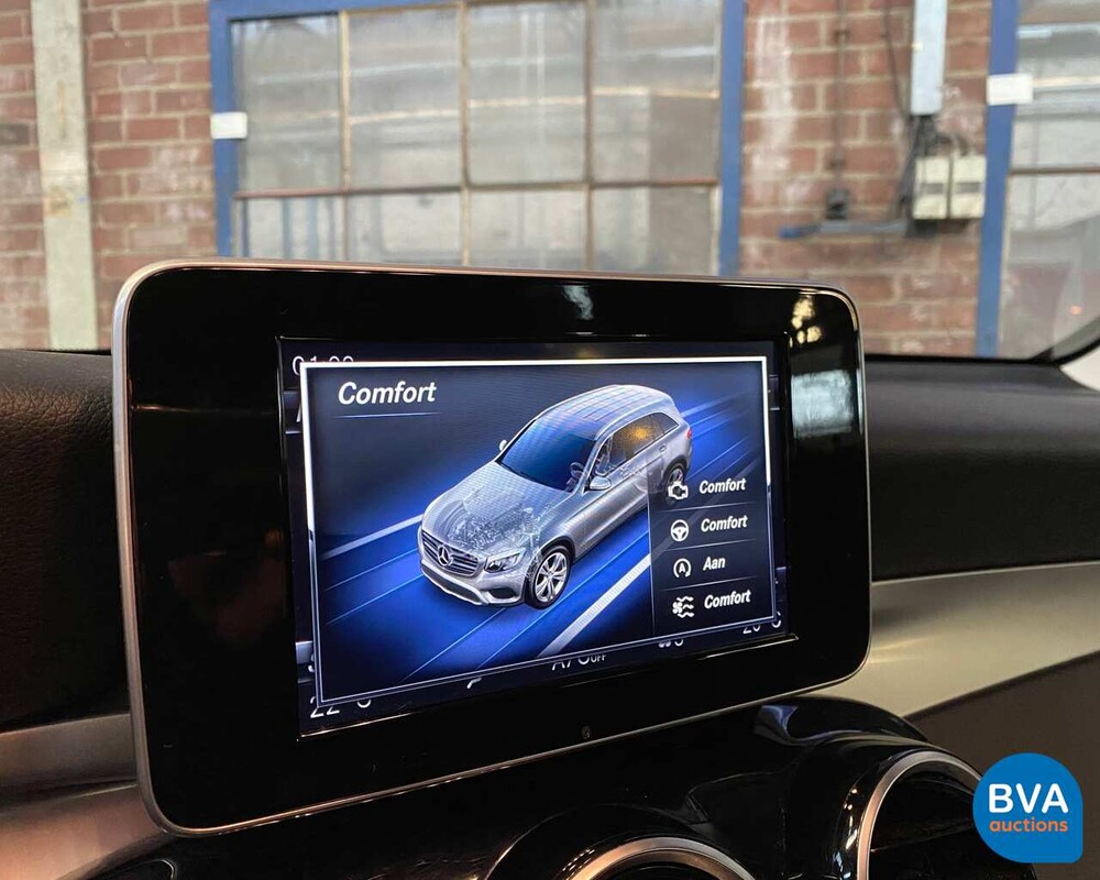 Mercedes-Benz GLC300 AMG GLC Klasse 2018 4Matic Garantie.