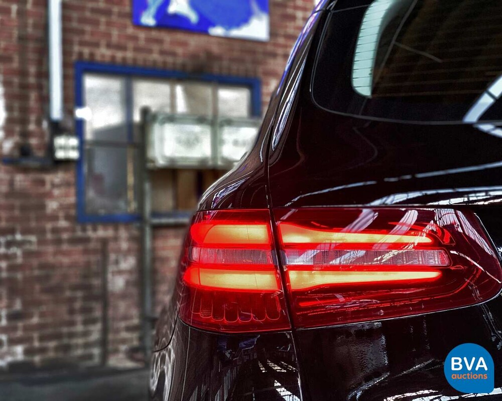Mercedes-Benz GLC300 AMG GLC Klasse 2018 4Matic Garantie.