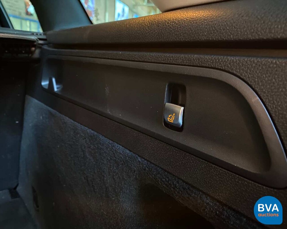 Mercedes-Benz GLC300 AMG GLC Klasse 2018 4Matic Garantie.