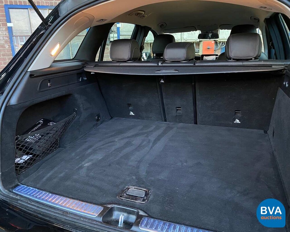 Mercedes-Benz GLC300 AMG GLC Klasse 2018 4Matic Garantie.