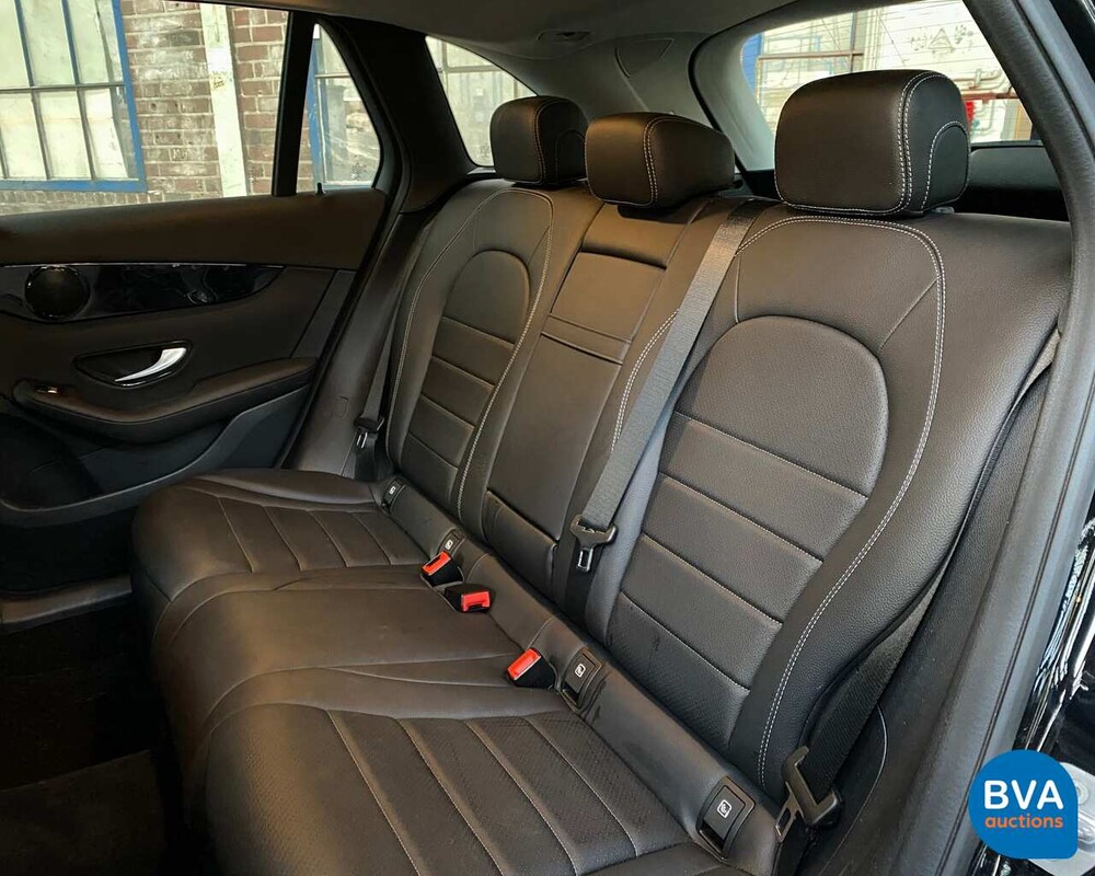 Mercedes-Benz GLC300 AMG GLC Klasse 2018 4Matic Garantie.