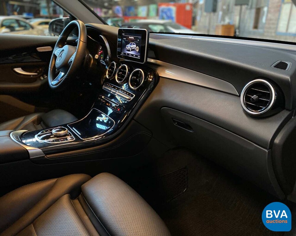 Mercedes-Benz GLC300 AMG GLC Klasse 2018 4Matic Garantie.