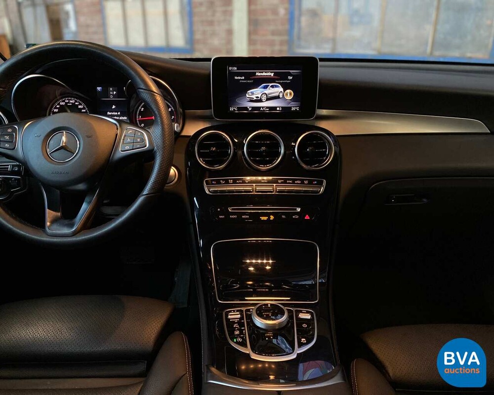 Mercedes-Benz GLC300 AMG GLC Klasse 2018 4Matic Garantie.