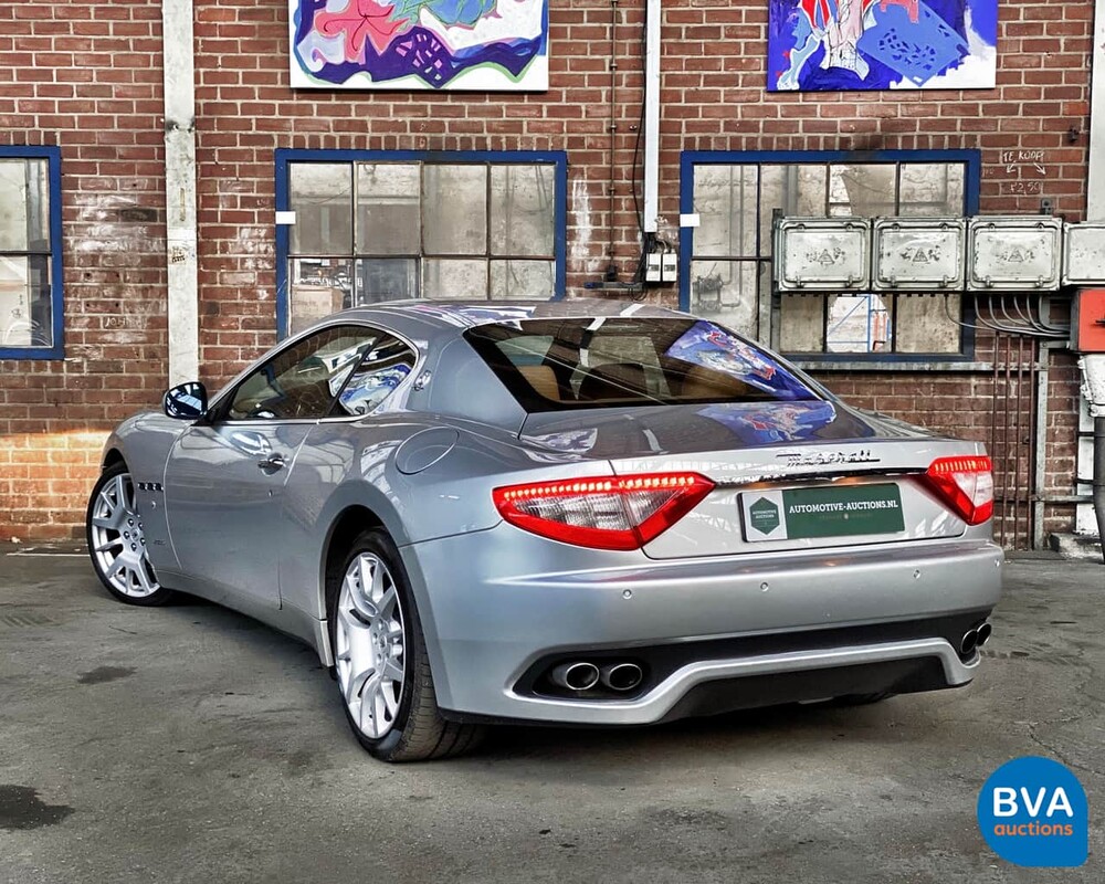 Maserati GranTurismo 4.2 V8 405pk 2008, 49-ZH-FS