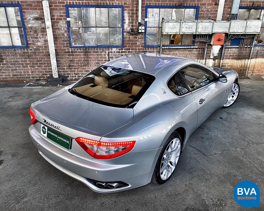 Maserati GranTurismo 4.2 V8 405pk 2008, 49-ZH-FS