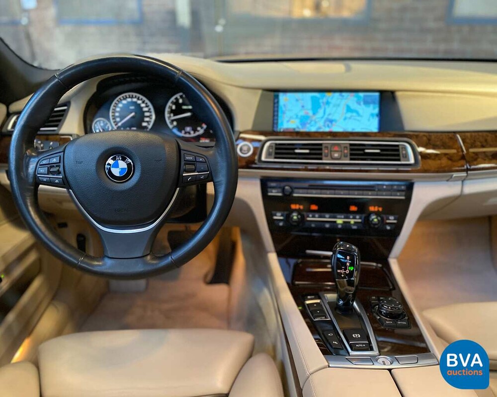 BMW 760i V12 544pk 2011, 97-TVG-6