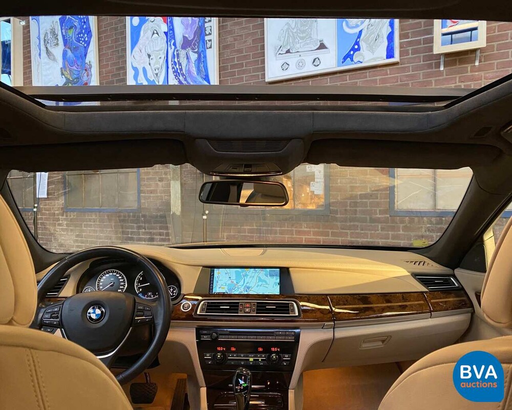 BMW 760i V12 544pk 2011, 97-TVG-6