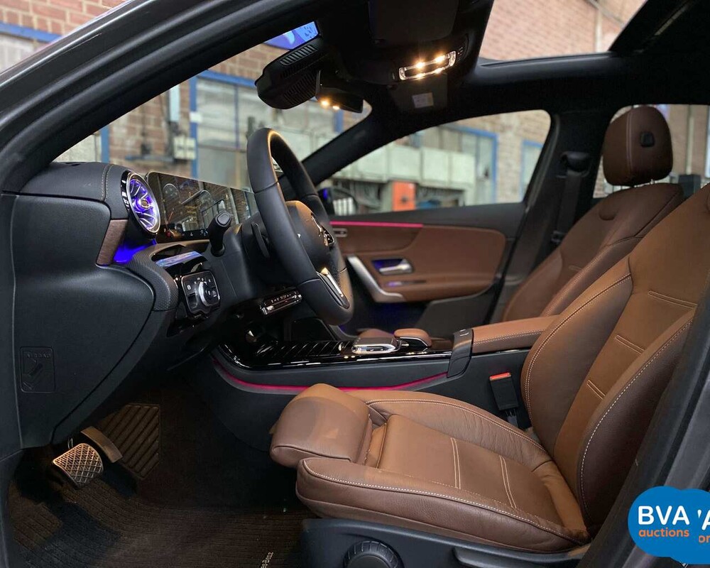 Mercedes-Benz A220 Limousine 190pk 4Matic  2019, H-582-FP