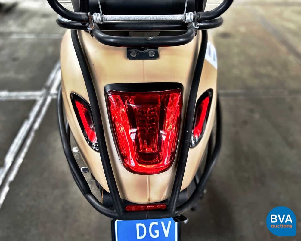 Piaggio Vespa Sprint 4-stroke 2016, DGV-82-P.