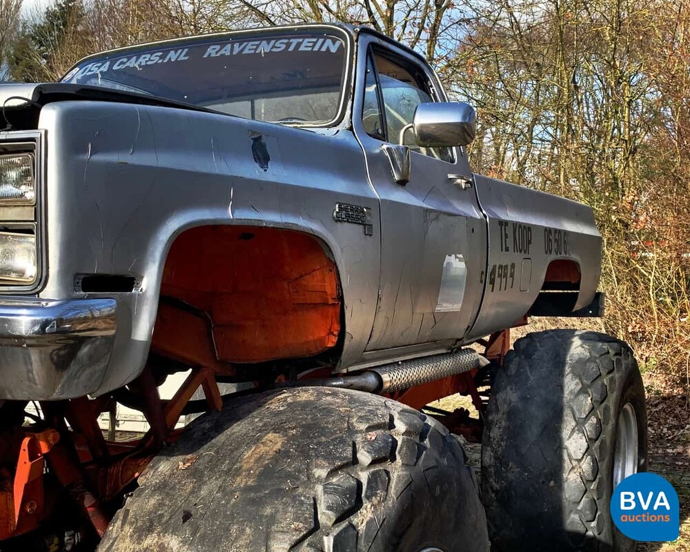 G. G.M.C. Sierra Classic 1500 Monster Truck 6.2 Diesel.