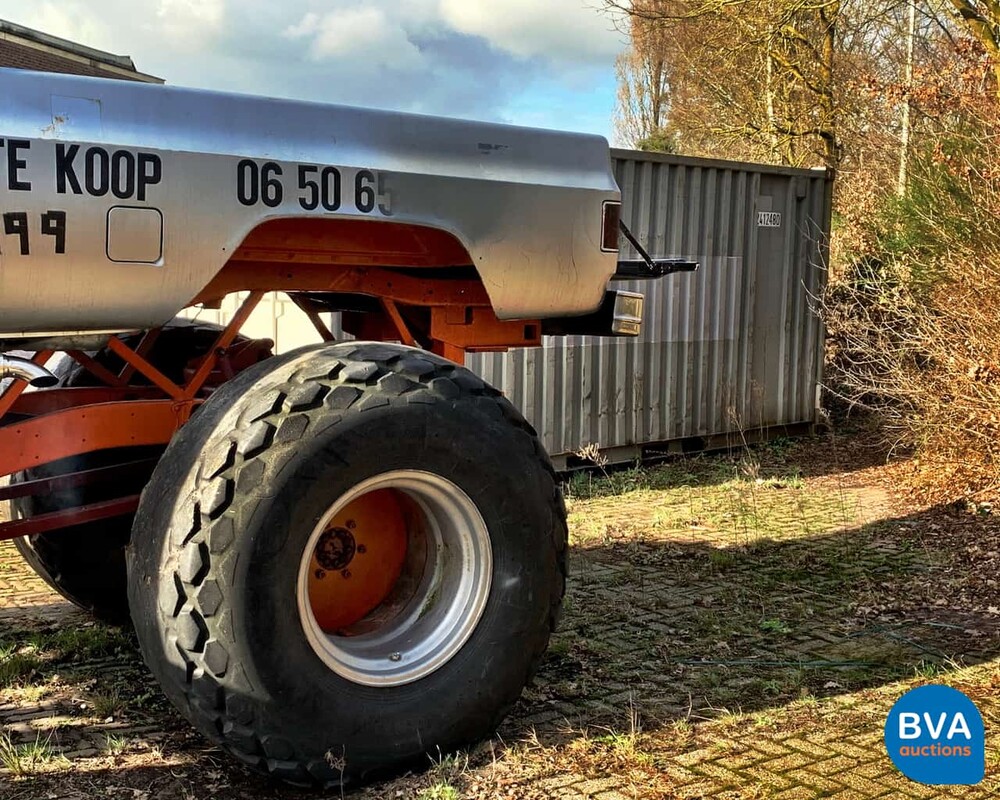 G. G.M.C. Sierra Classic 1500 Monster Truck 6.2 Diesel.